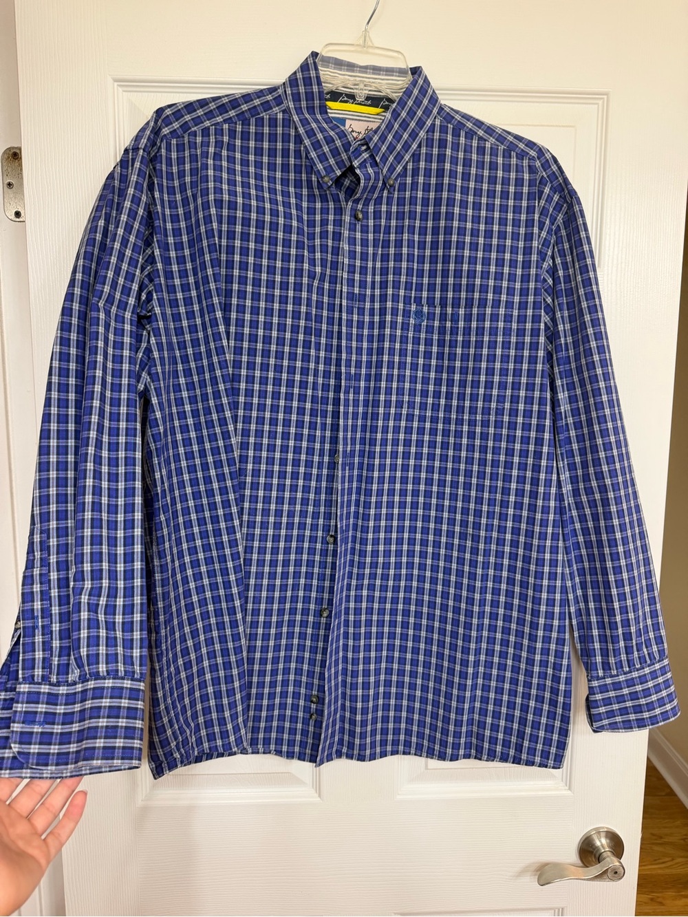 Wrangler Men's Blue and White Plaid Button-Down Shirt